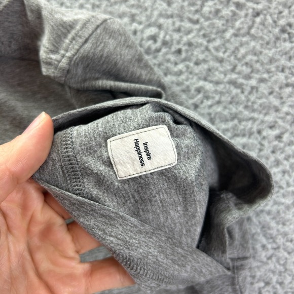 Vuori Shirt Gray Heather Short Sleeve Crewneck Pullover Athletic Tee Mens Medium - Picture 4 of 7